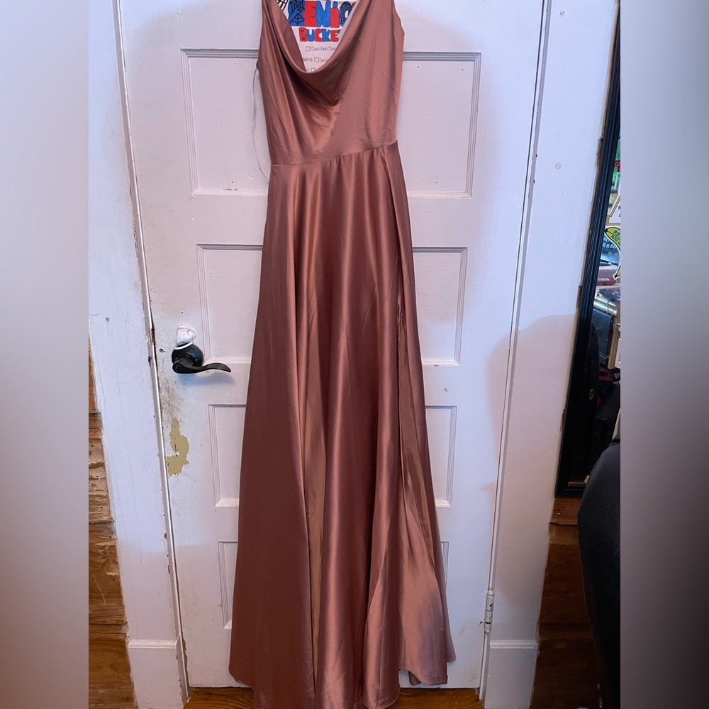 Chic Strapless Evening Dress in Rose by [Brand]